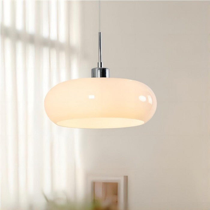 RetroLume - Vintage Bauhaus Pendelleuchte mit modelliertem Glasschirm für moderne Innenräume