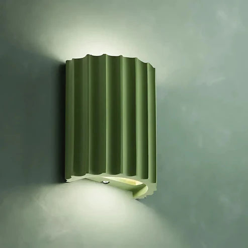 Gerippte Led Wandleuchte grun