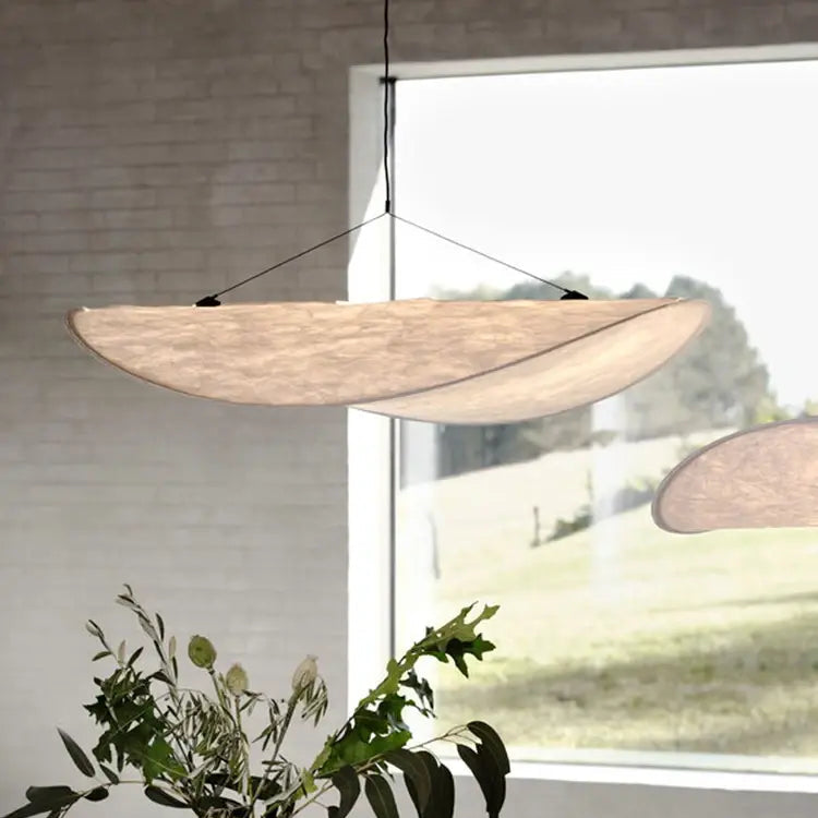 Pendelleuchte in Seidenoptik – Wabi-Sabi Design