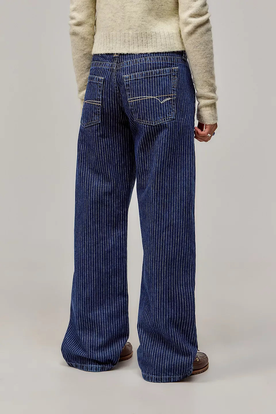 Luxeraum.de Jeans Jeans – Materialmix – Nadelstreifen & Low-Waist-Design – Damen
