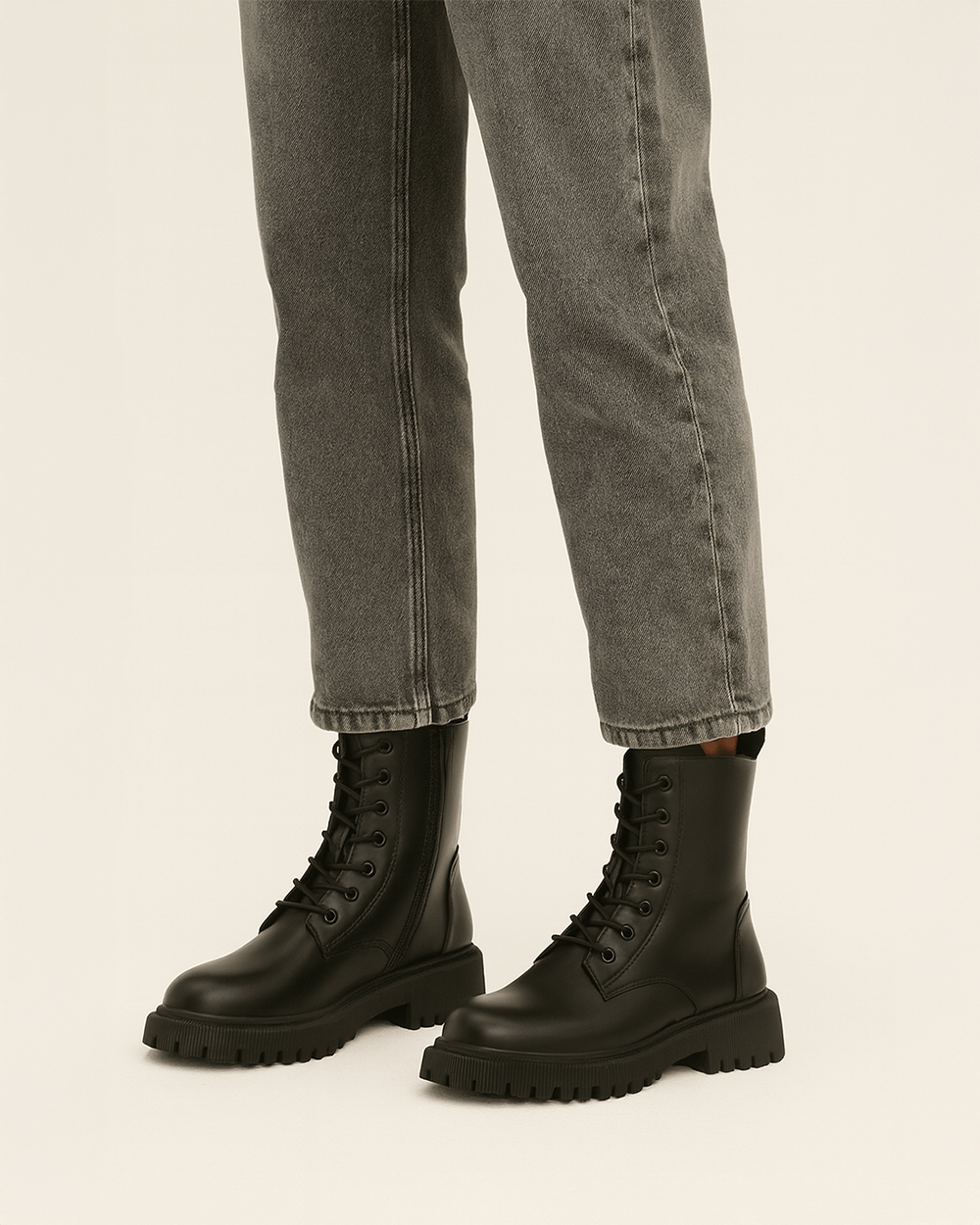 Luxeraum.de Boots Schnürstiefeletten Schwarz – PU-Leder & Kunstfell – Warmfutter mit Profilsohle – Damen