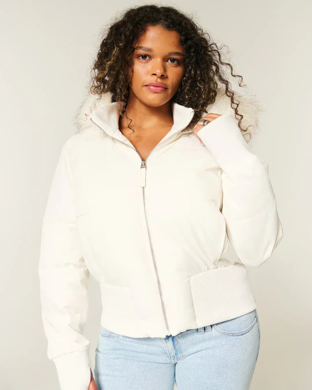 Luxeraum.de Puffer Jackets Winterjacke – Urbane Silhouette - Abnehmbarer Kapuze – Damen