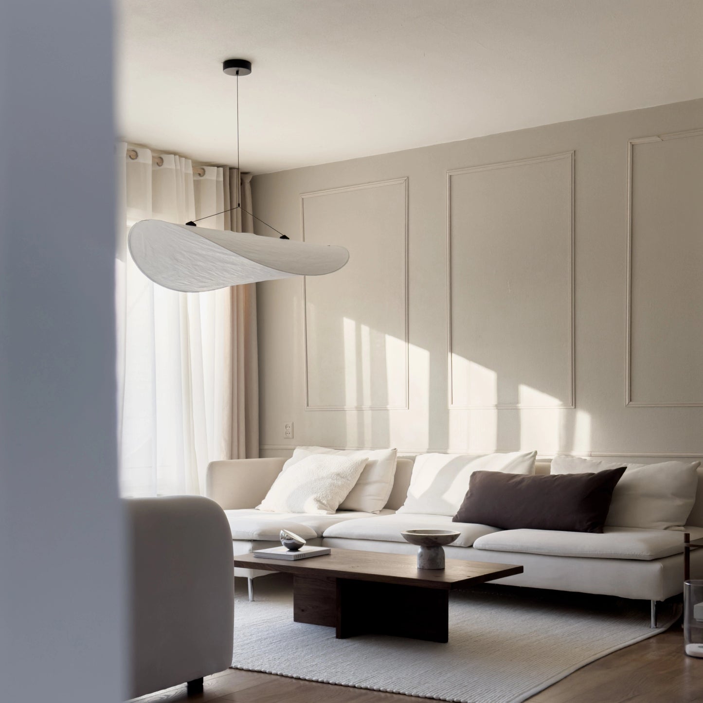 Pendelleuchte in Seidenoptik – Wabi-Sabi Design