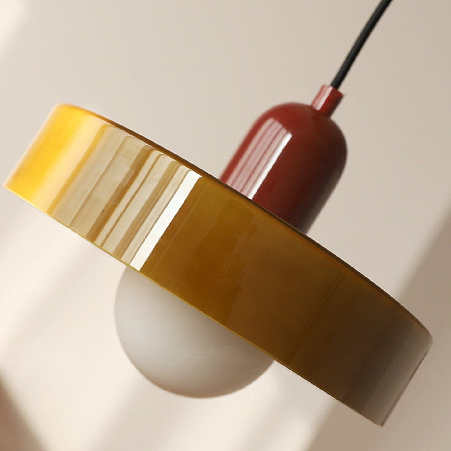 Luxeraum.de Ceiling Light Fixtures Bauhaus Hängeleuchte - Farbigem Glas - Modernes Design - Verstellbarem Kabel