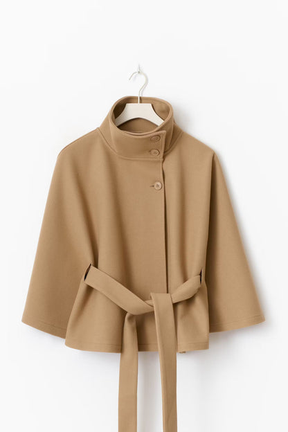 Luxeraum.de Damen Cape Jacke – elegant, hochwertig und modern