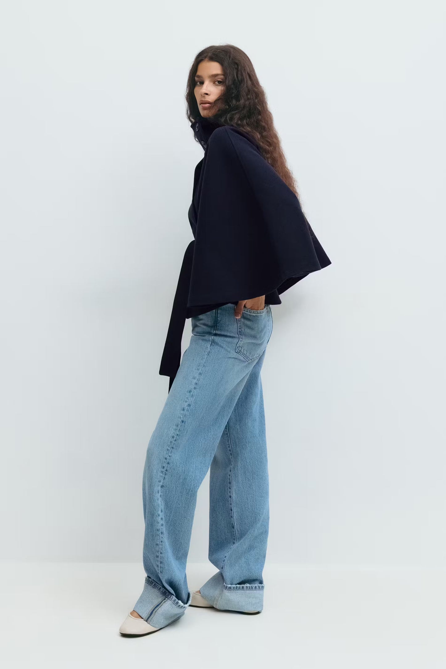 Luxeraum.de Damen Cape Jacke – elegant, hochwertig und modern