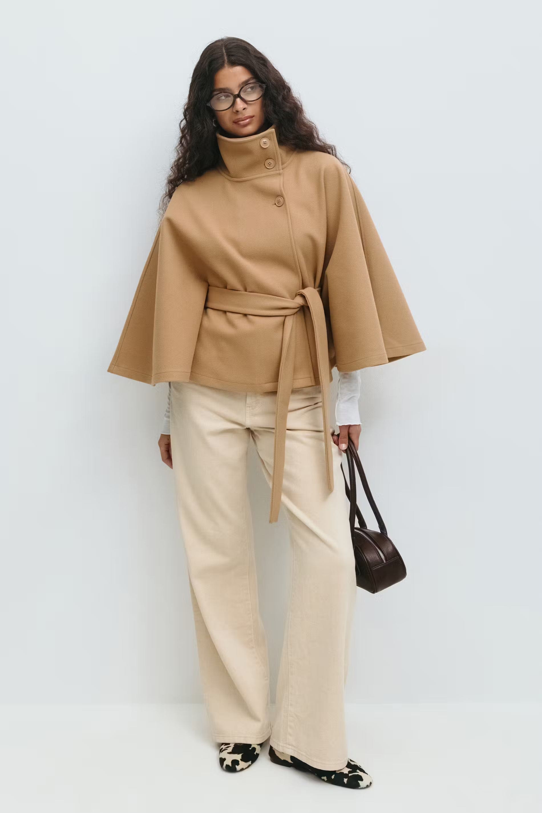 Luxeraum.de Damen Cape Jacke – elegant, hochwertig und modern
