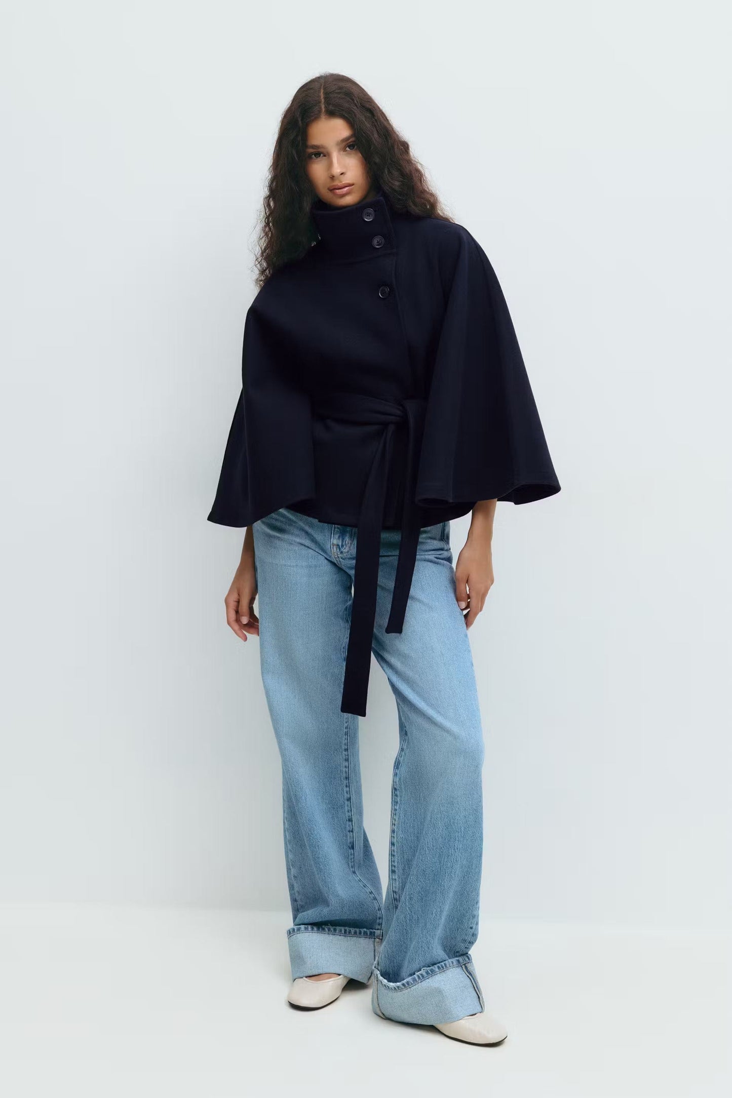 Luxeraum.de Damen Cape Jacke – elegant, hochwertig und modern