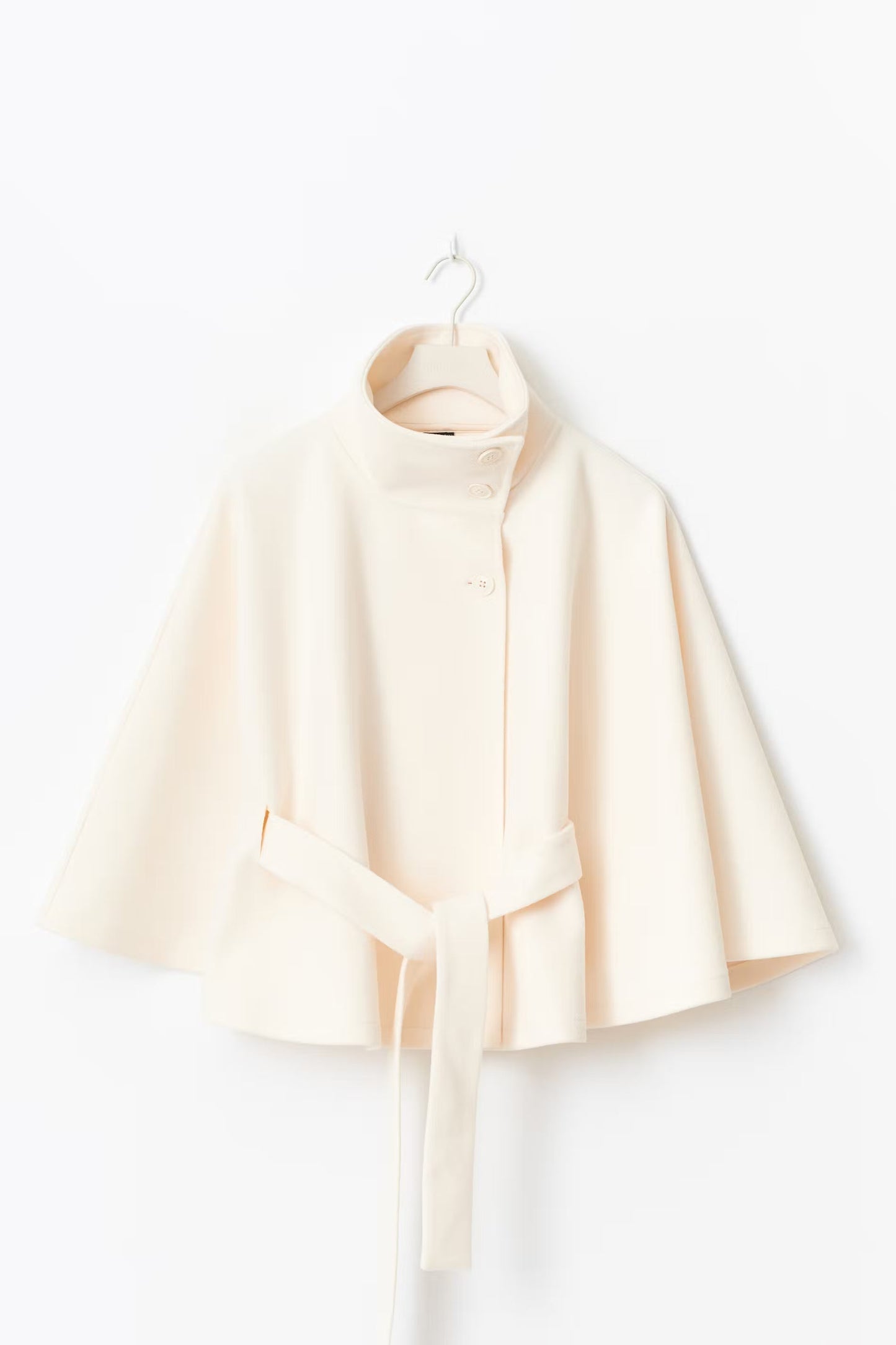 Luxeraum.de Damen Cape Jacke – elegant, hochwertig und modern