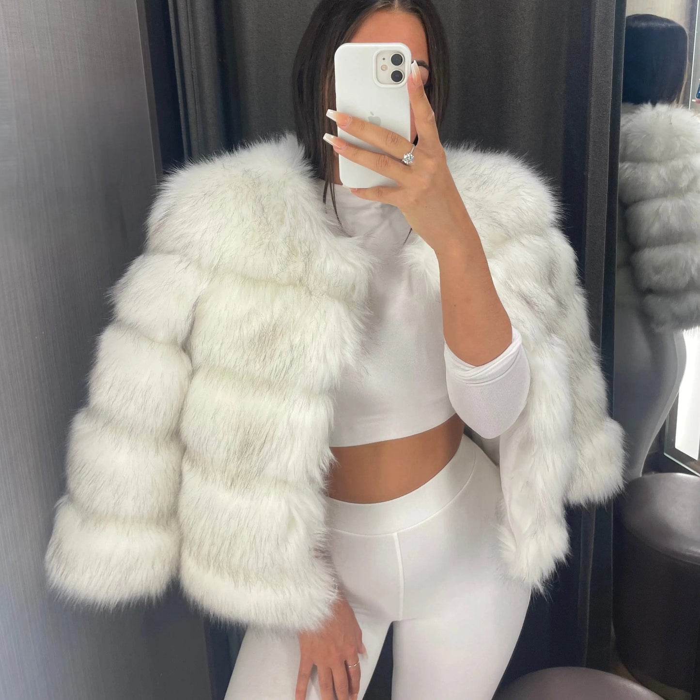 Luxeraum.de Kunstpelzjacke Damen Kunstfelljacke – Hochwertig, elegant und besonders warm