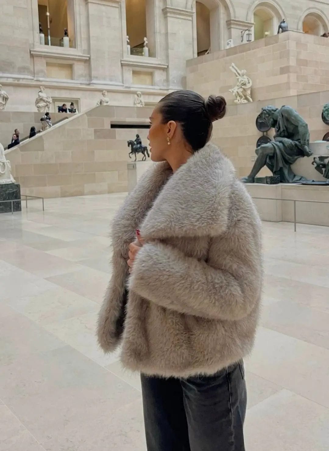 Luxeraum.de Kunstpelzjacke Damen Kunstfelljacke – Luxuriös, warm und zeitlos elegant