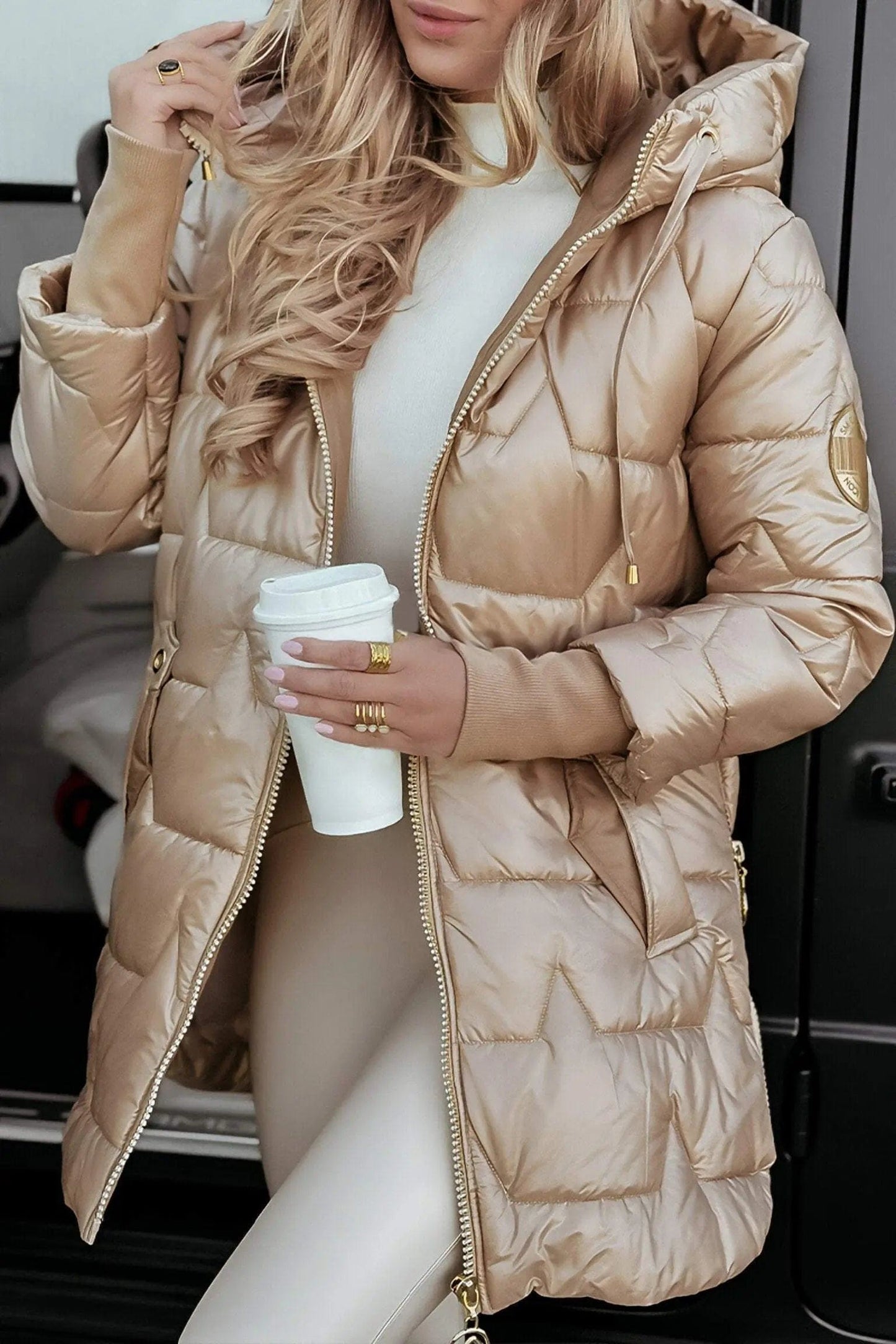 Luxeraum.de Outerwear Beige / S Damen Pufferjacke mit Kapuze – warm & modern