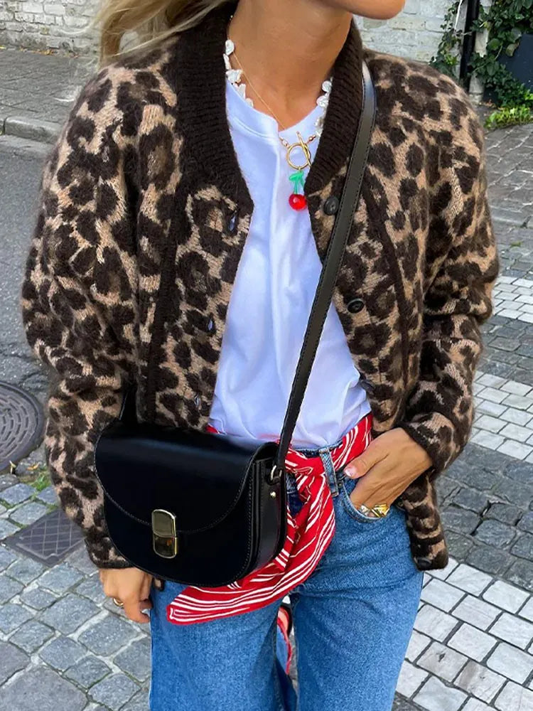 Luxeraum.de AW - Womens - Cardigans Damen Strickjacke Leopardmuster – warm & modern