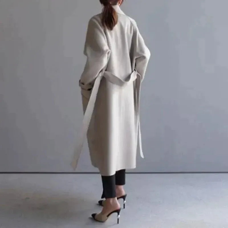 Luxeraum.de Trenchcoat Damen Wollmantel lang – elegant, hochwertig, zeitloses Design
