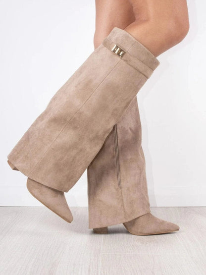 Luxeraum.de Boots Beige Wildleder / 36 Damenstiefel – Veloursleder – Elegante Goldakzente – Damen