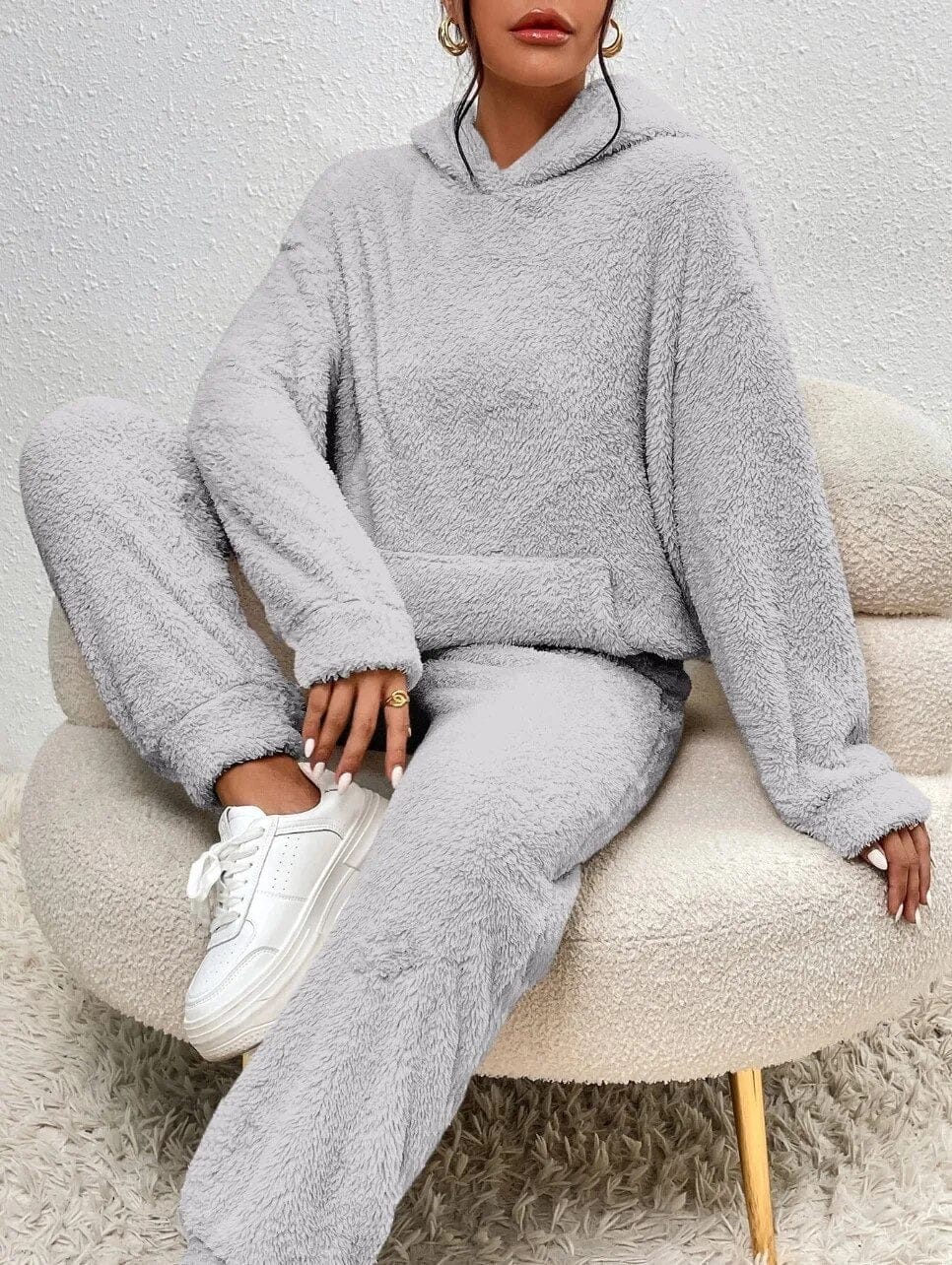 Luxeraum.de Outfit Sets Grau / XS Hausanzug – Weiche Teddy-Oberfläche – Hoodie mit Kapuze & Hose – Damen