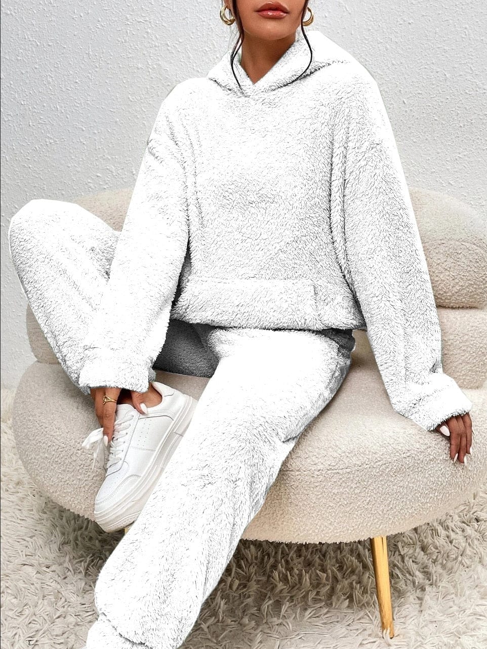 Luxeraum.de Outfit Sets Weiß / XS Hausanzug – Weiche Teddy-Oberfläche – Hoodie mit Kapuze & Hose – Damen