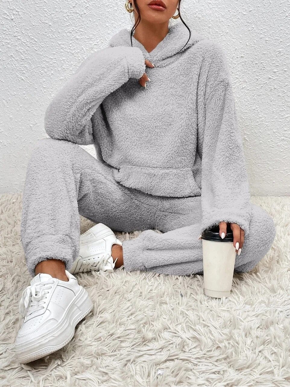 Luxeraum.de Outfit Sets Hausanzug – Weiche Teddy-Oberfläche – Hoodie mit Kapuze & Hose – Damen