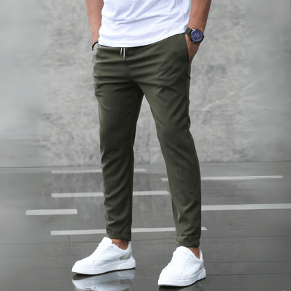 Luxeraum.de Trousers Grün / S Hose – elastischer Materialmix – schmal zulaufender Schnitt & Kordelbund – Herren