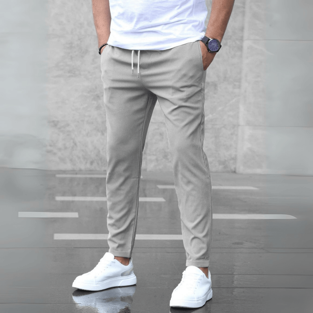 Luxeraum.de Trousers Grau / S Hose – elastischer Materialmix – schmal zulaufender Schnitt & Kordelbund – Herren