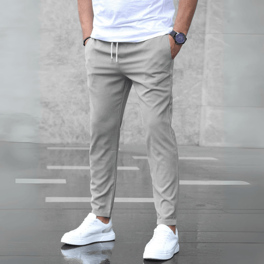 Luxeraum.de Trousers Grau / S Hose – elastischer Materialmix – schmal zulaufender Schnitt & Kordelbund – Herren