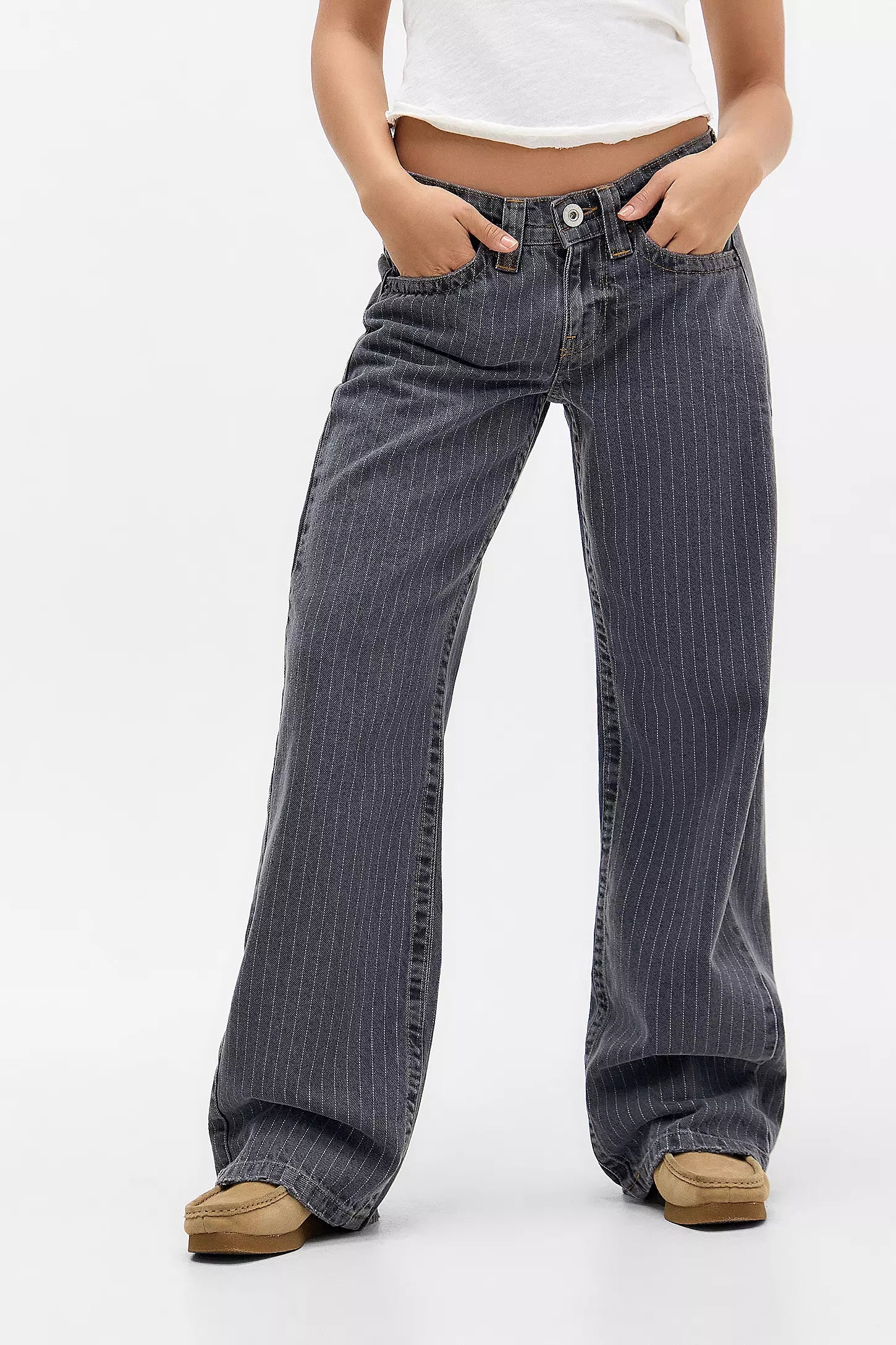 Luxeraum.de Jeans Grau / 2XS Jeans – Materialmix – Nadelstreifen & Low-Waist-Design – Damen