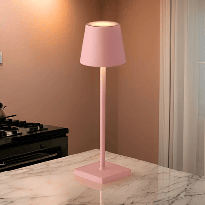 Luxeraum.de Table Lamps Rosa Kabellose LED Tischlampe  – Wiederaufladbar - Dimmbar - Wasserfest – Skandinavisches Design