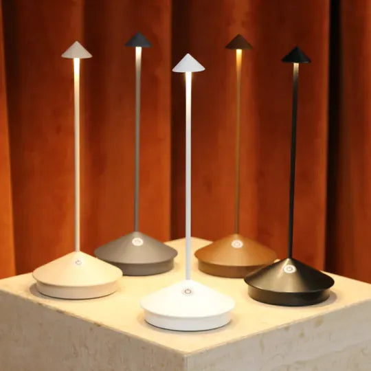 Luxeraum.de Table Lamps Kabellose LED Tischleuchte – Dimmbar, Wasserfest & Wiederaufladbar – Modernes Design