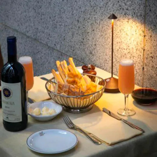 Luxeraum.de Table Lamps Kabellose LED Tischleuchte – Dimmbar, Wasserfest & Wiederaufladbar – Modernes Design