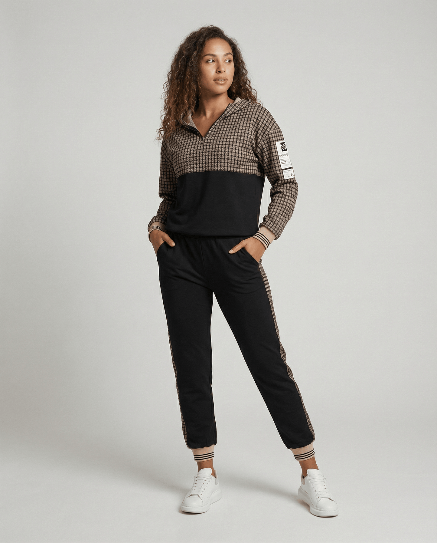 Luxeraum.de Clothing Schwarz / S Sandsberg – Premium Damen Jogginganzug, Bequeme Passform