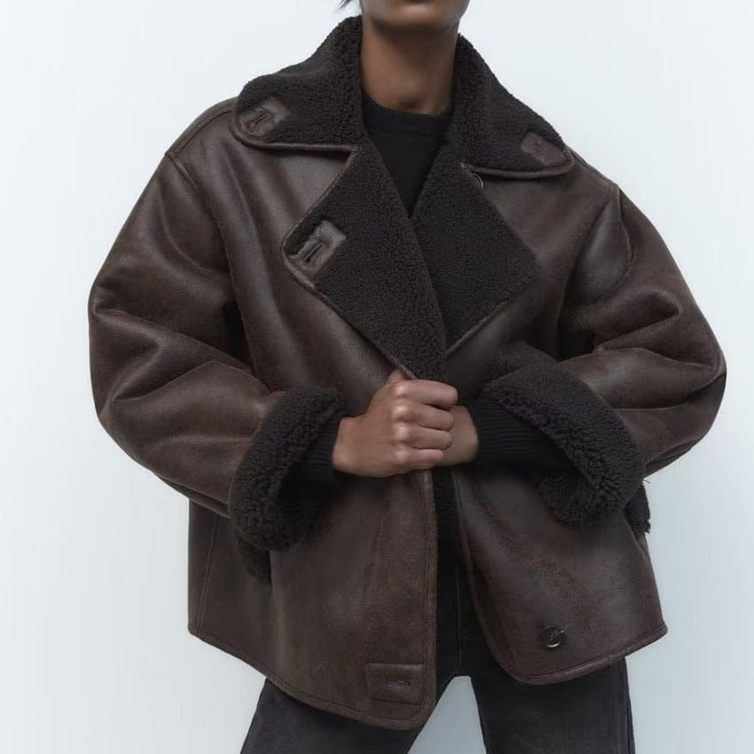 Luxeraum.de Coats & Jackets Braun / S Teddyjacke – Materialmix aus Schaffell & Kunstleder – strukturierte Silhouette – Damen