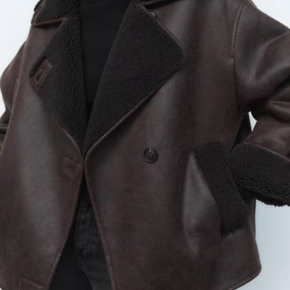 Luxeraum.de Coats & Jackets Teddyjacke – Materialmix aus Schaffell & Kunstleder – strukturierte Silhouette – Damen