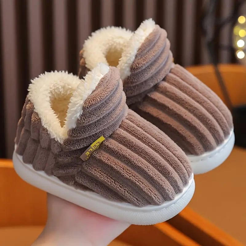 Luxeraum.de Slippers Winterhausschuhe – Wärmende Fütterung – Rutschfeste Sohle – Damen