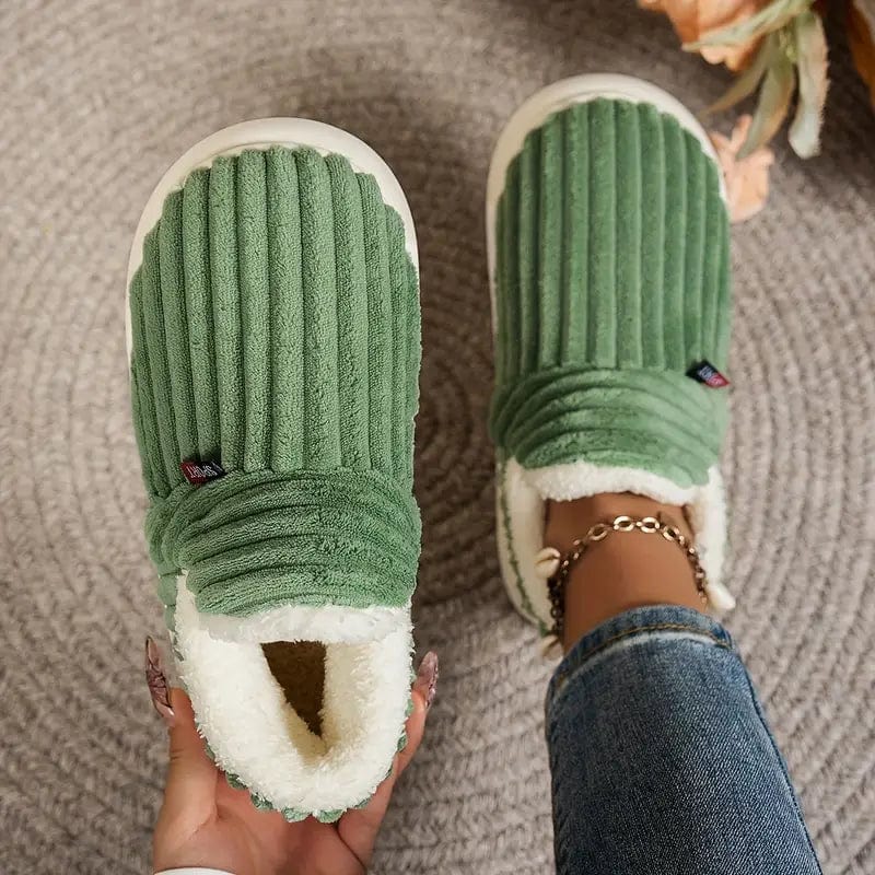 Luxeraum.de Slippers Winterhausschuhe – Wärmende Fütterung – Rutschfeste Sohle – Damen
