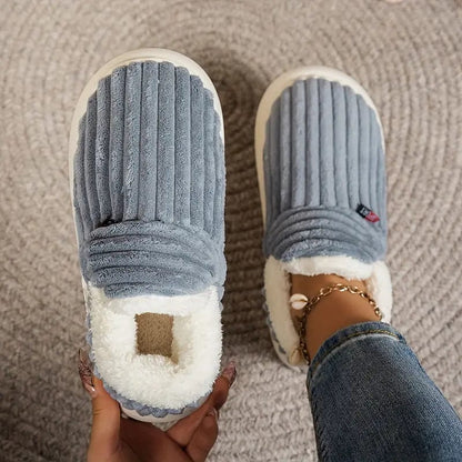 Luxeraum.de Slippers Winterhausschuhe – Wärmende Fütterung – Rutschfeste Sohle – Damen