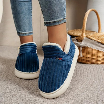 Luxeraum.de Slippers Winterhausschuhe – Wärmende Fütterung – Rutschfeste Sohle – Damen