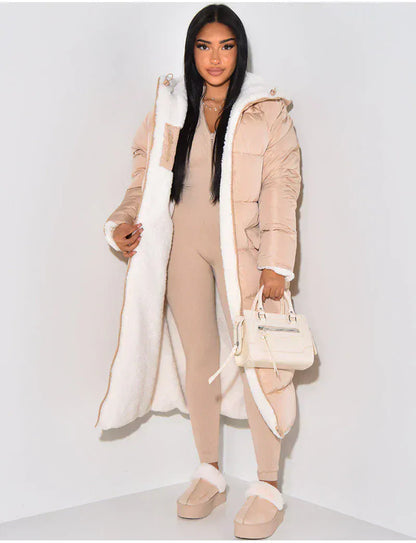 Luxeraum.de Puffer Jackets Beige / S Winterjacke – isolierender Materialmix – Umkehrbares Design mit Kapuze – Damen