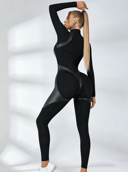 Luxeraum.de One-Pieces Damen Kunstleder Jumpsuit ZASUWA – Push Up Lederlook Catsuit mit Reißverschluss & Stehkragen